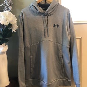 Under ARMOUR sweatshirt